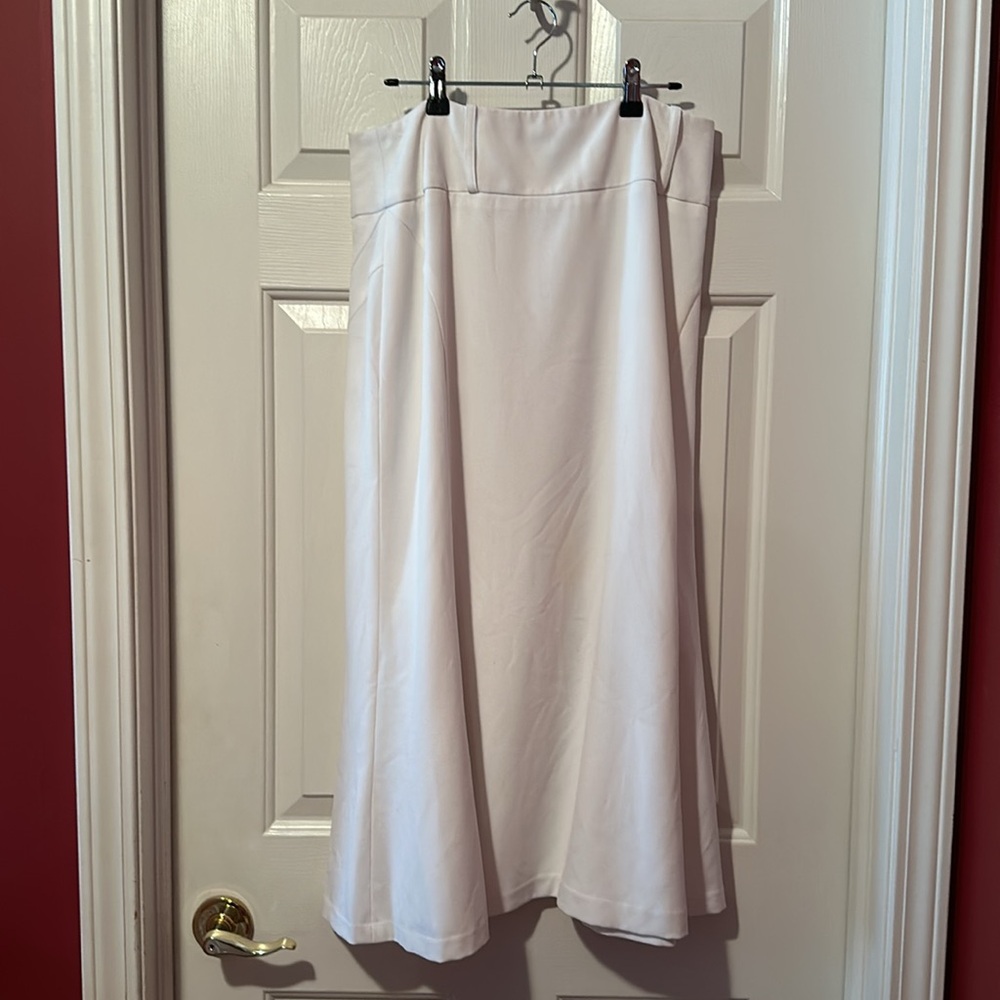 Lifestyle Attitude by Larry Levine Skirt, Size: 10, Long White A-Line